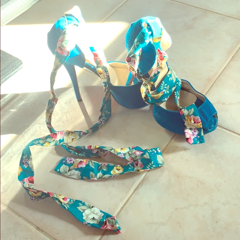 Beautiful ankle wrap PUMPS